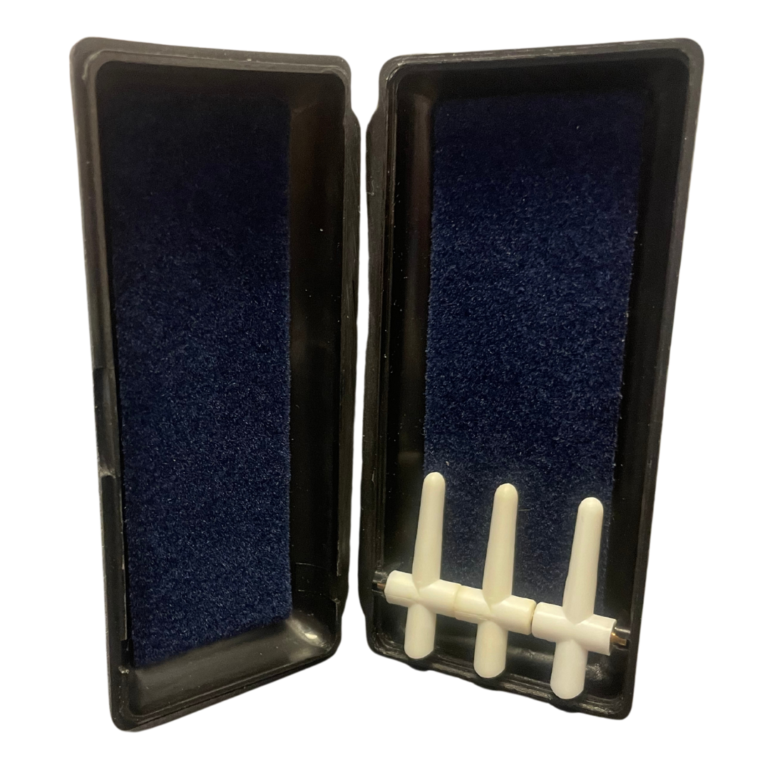 Fox Oboe Reed Case, peg-style holds 3